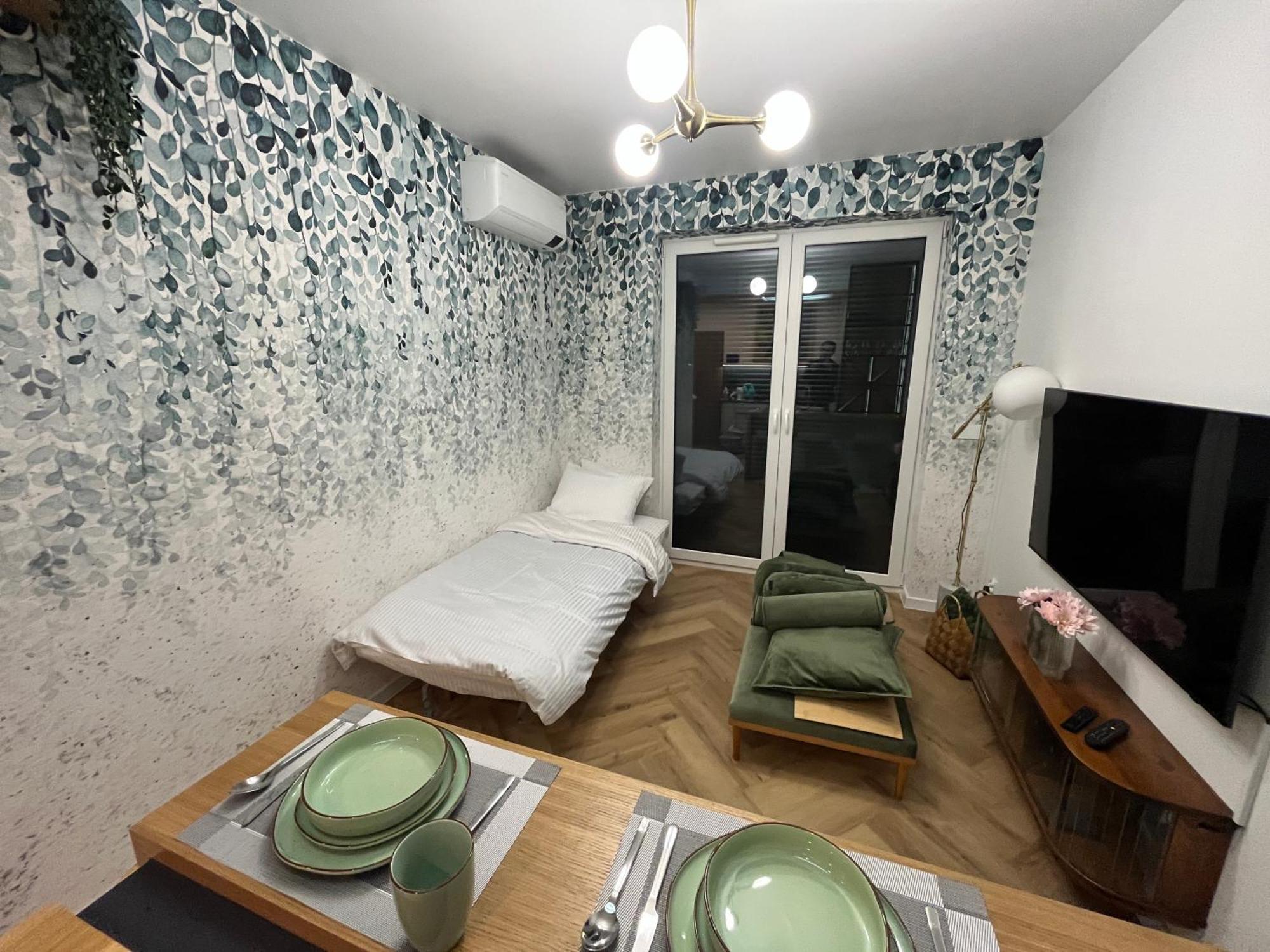 Nenufar Cracow Garden Parter Free Darmowy Parking Ogrod Netflix Klimatyzacja Apartament